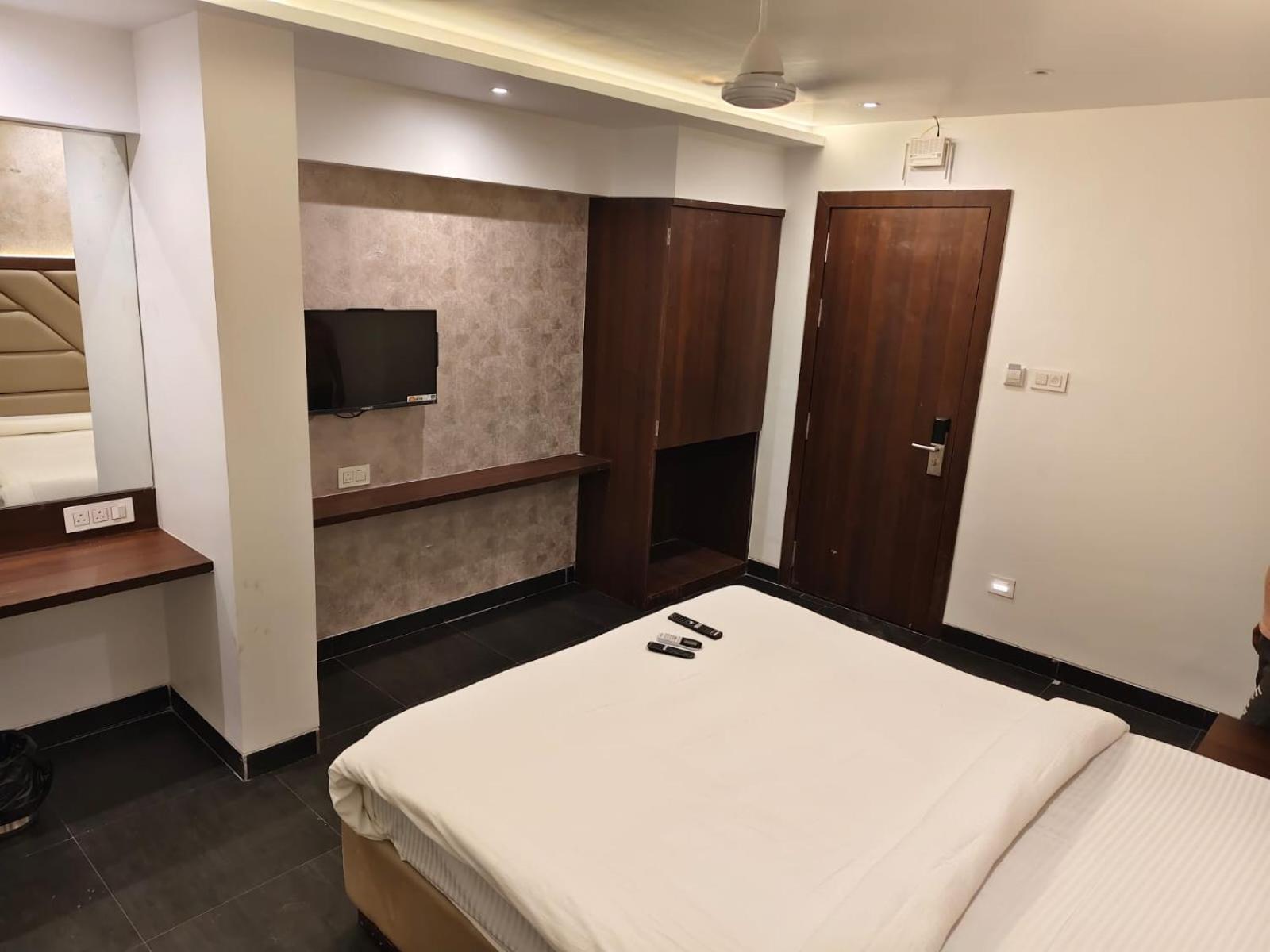 Hotel Dakshin Grandeur Navi Mumbai Exterior photo