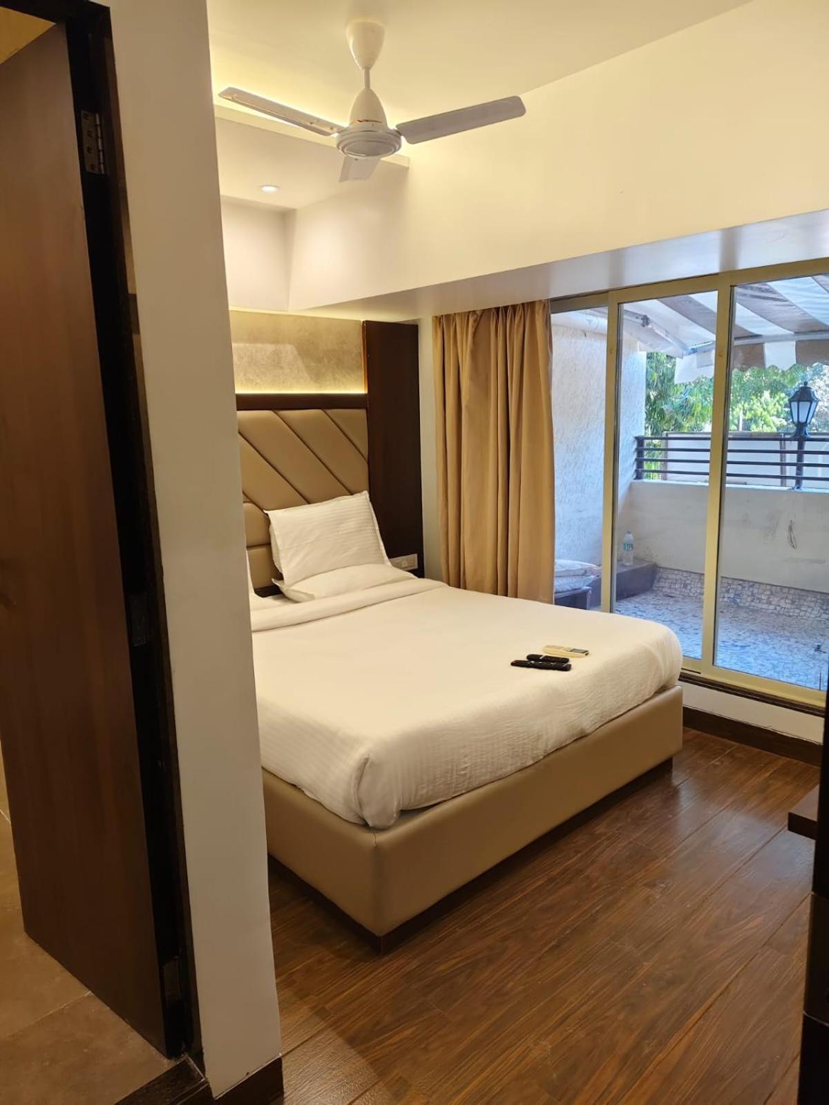 Hotel Dakshin Grandeur Navi Mumbai Exterior photo