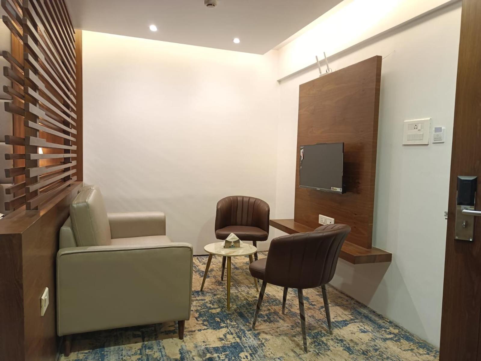 Hotel Dakshin Grandeur Navi Mumbai Exterior photo
