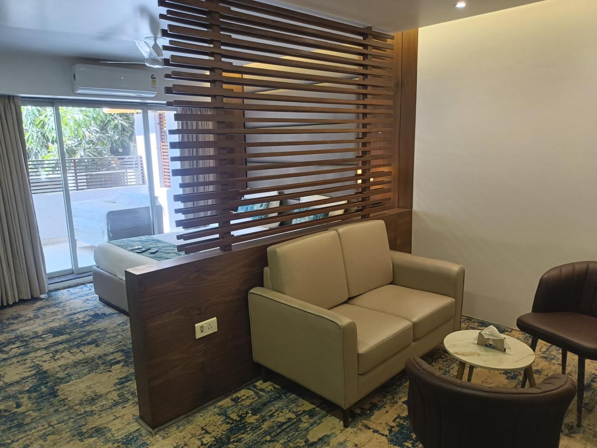 Hotel Dakshin Grandeur Navi Mumbai Exterior photo
